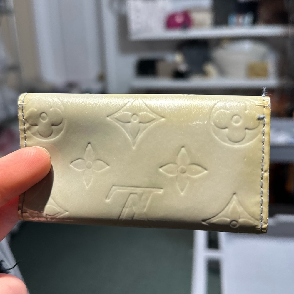 LV VERNIS KEY CLES